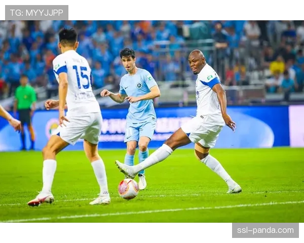 中超第二轮:深圳新鹏城1-1战平青岛西海岸,收获队史中超第一分 中超第二轮:深圳新鹏城1-1战平青岛西海岸,收获队史中超第一分